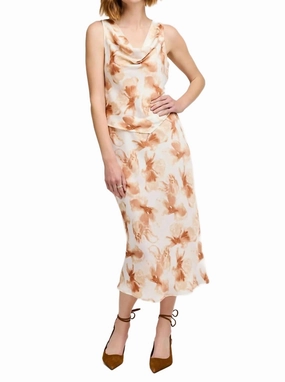 Tatiana Satin Midi Skirt In Sienna Petal Street Edge Relax Outfit