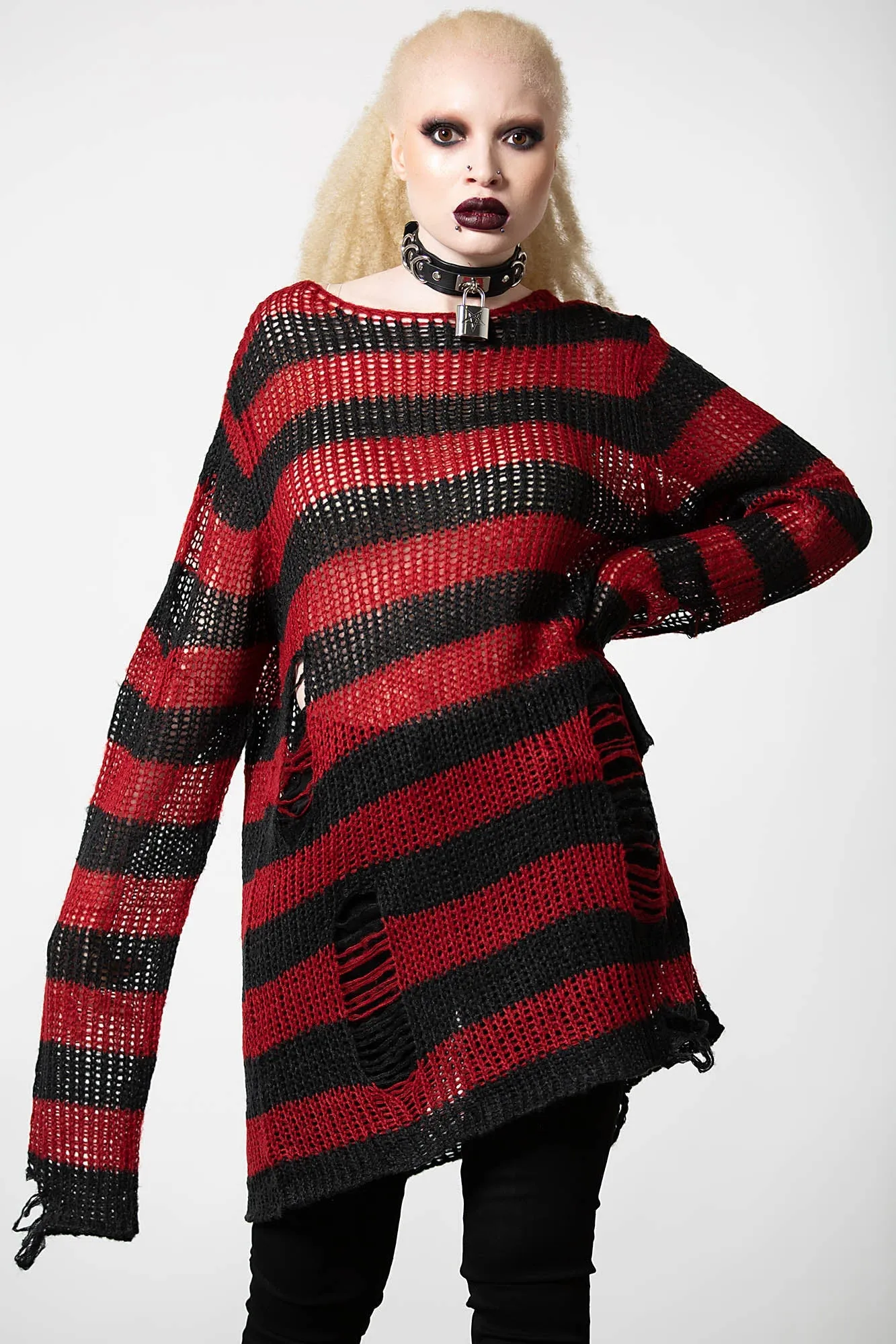 Easy Silhouette Total Horror Knit Sweater