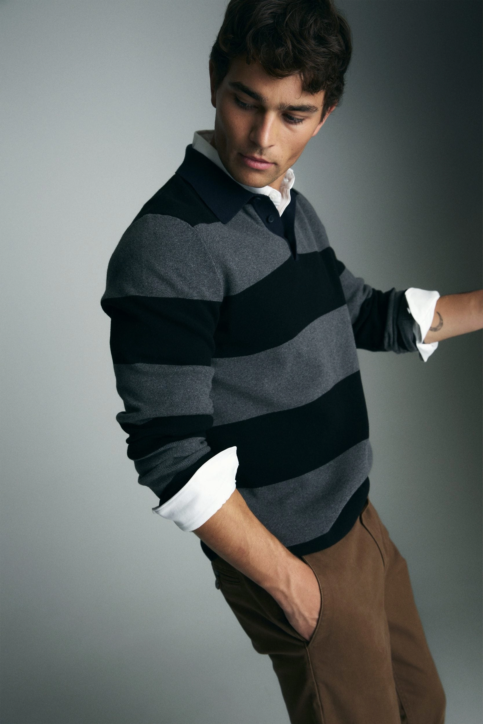Color blocking knitted polo Holiday Outfit