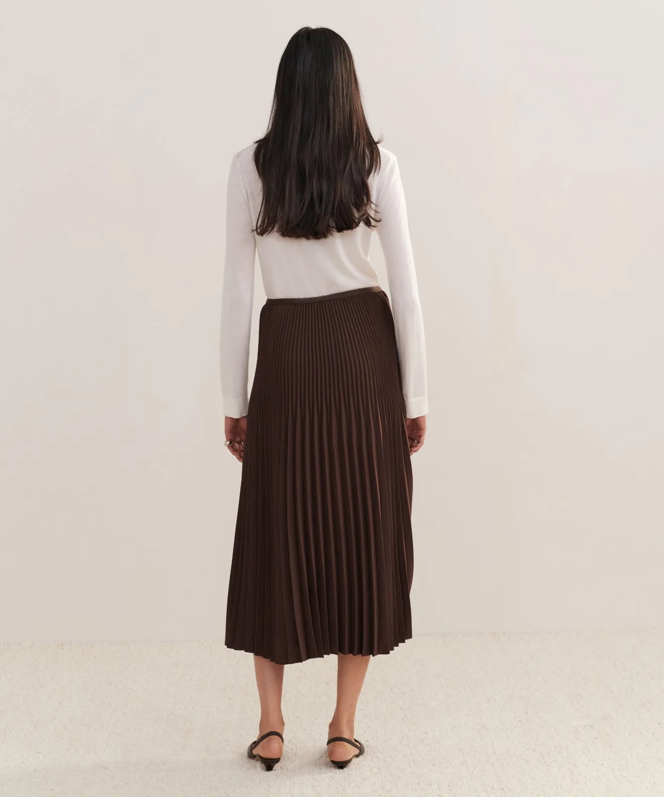 Bold Accent Pleated Skirt