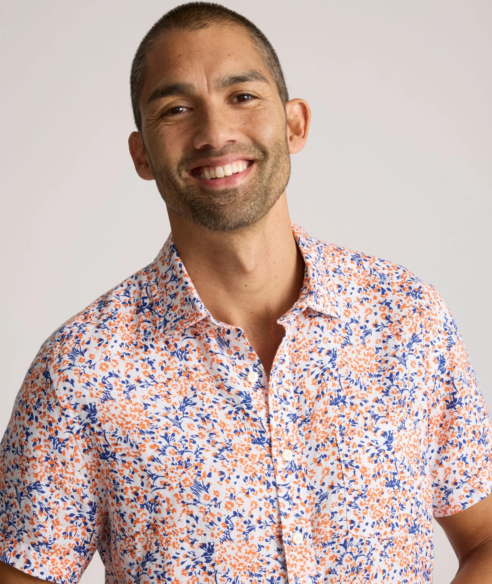 Holiday Travel Linen Short-Sleeve Ellsworth Shirt