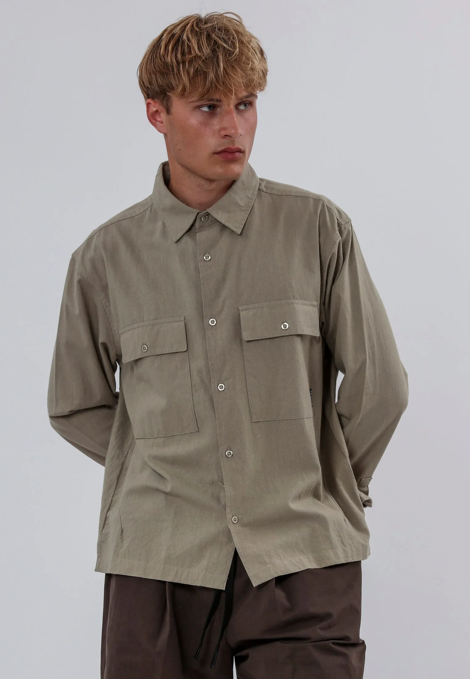 Must-Have Item TWO POCKET RELAXED LINEN BLEND SHIRT LIGHT KHAKI
