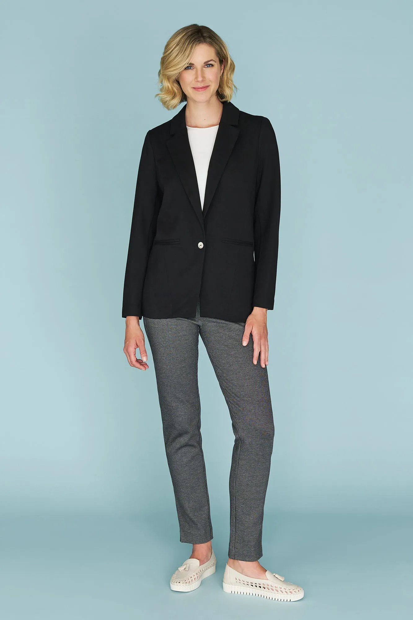 MoistureWicking Technology Everyday Look Seam Detail Ponte Blazer - Black