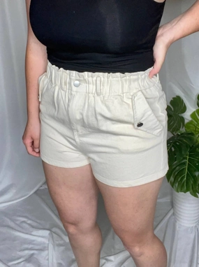 Soft Layers Abrasion Dispersing Weave Beach Town Paper Bag Shorts In Cream