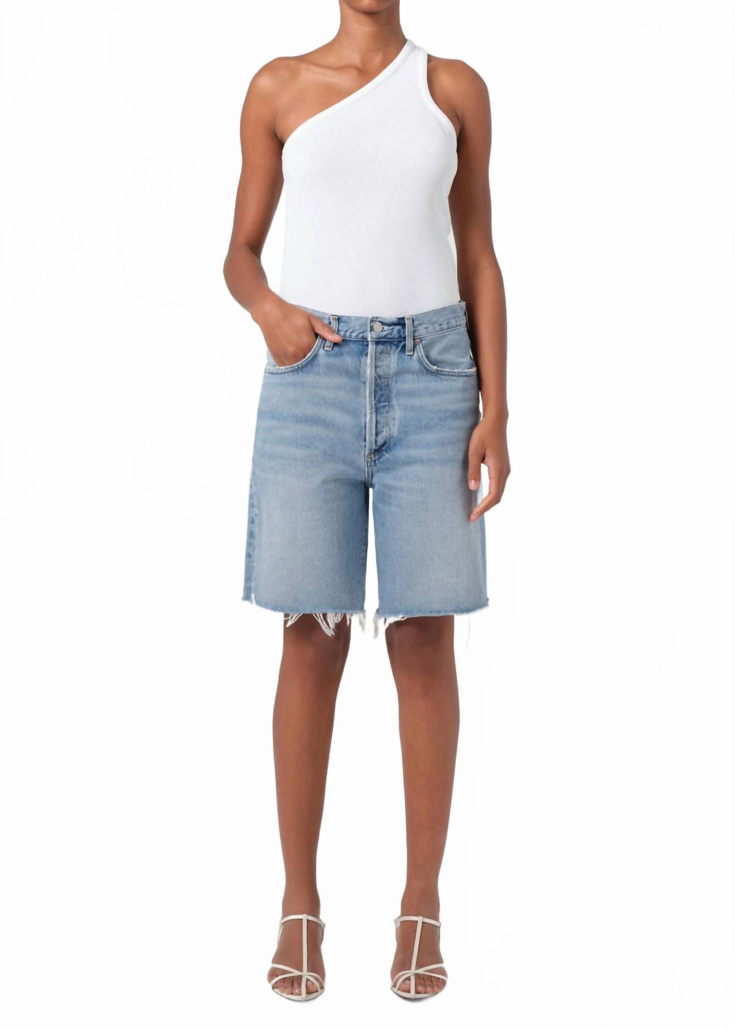 Women's 90S Denim Short In Aged Light Indigo camping clothes Abrasion Dispersing Weave