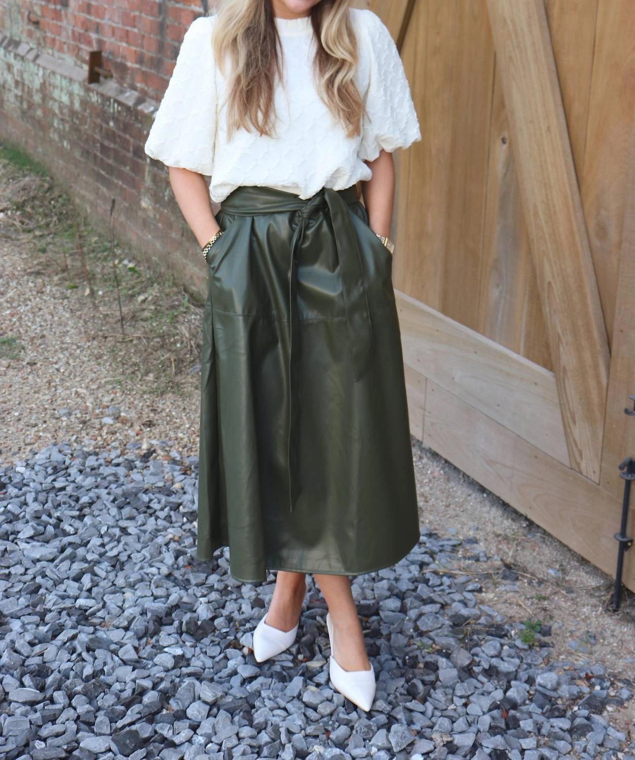 Women's Brynn Skirt In Olive Ventilated Slits Comfort Fit