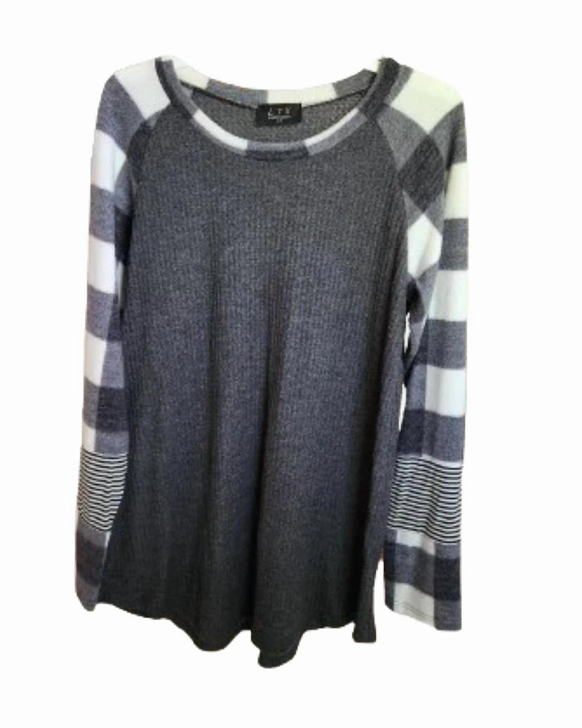 Sleek Knit Women's Plaid Arm Sweater In Grey