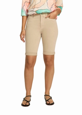 Women's Suzanne Bermuda Short In Sand Soft Waist