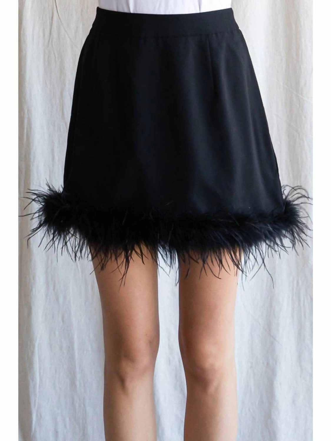 Chic Look Feather Mini Skirt In Black
