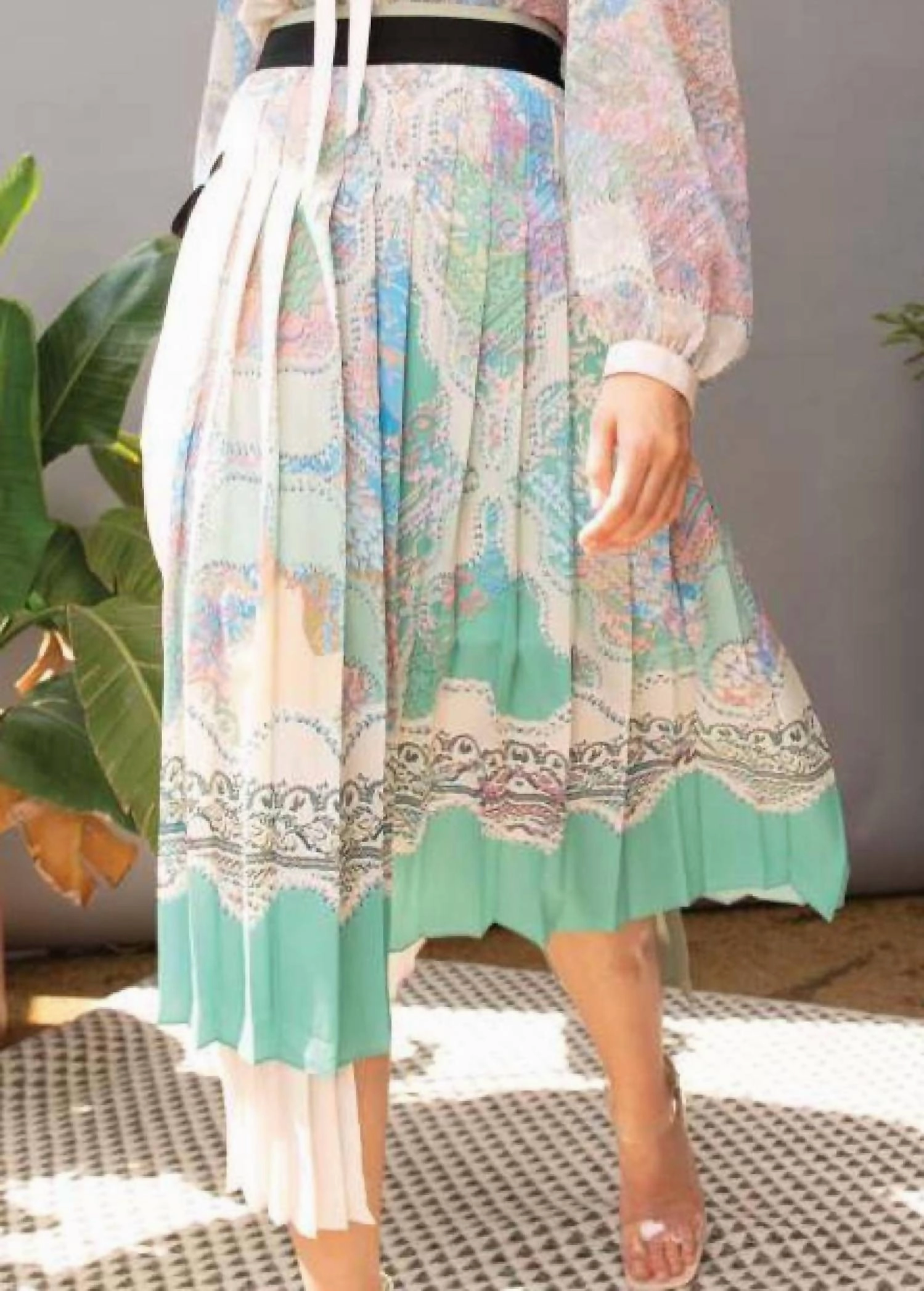 Yasmin Asymmetric Pleated Skirt In Ivory/green/black Soft Lines