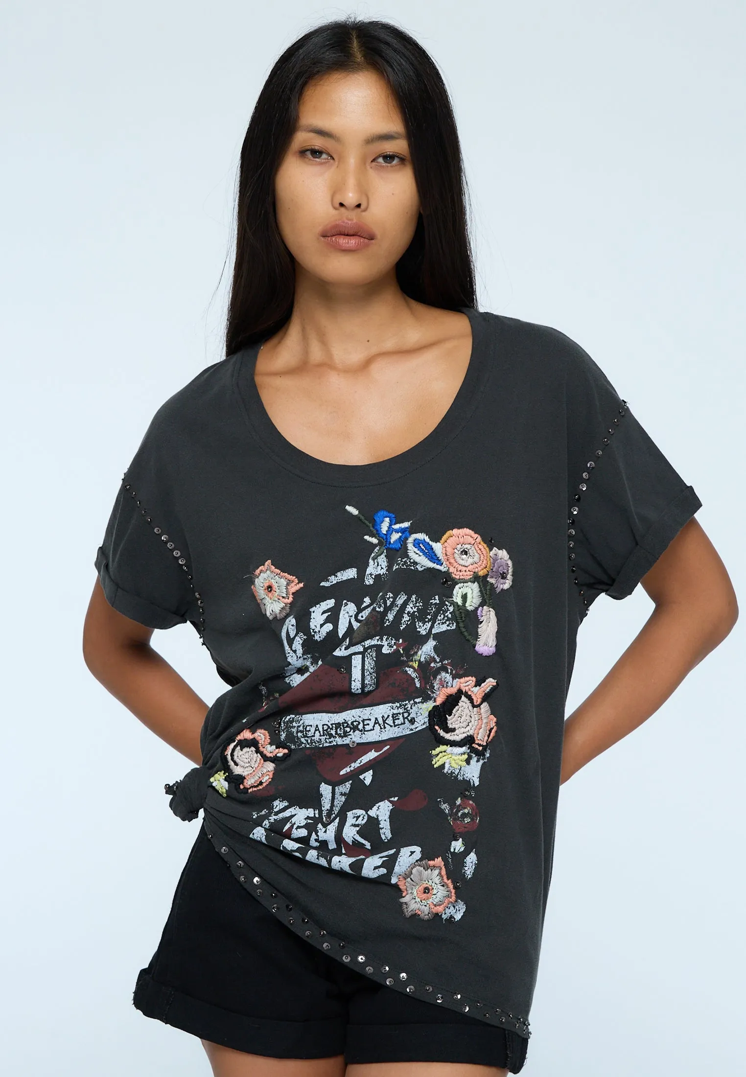 Smart Fit HEARTBREAKER TEE WASHED BLACK