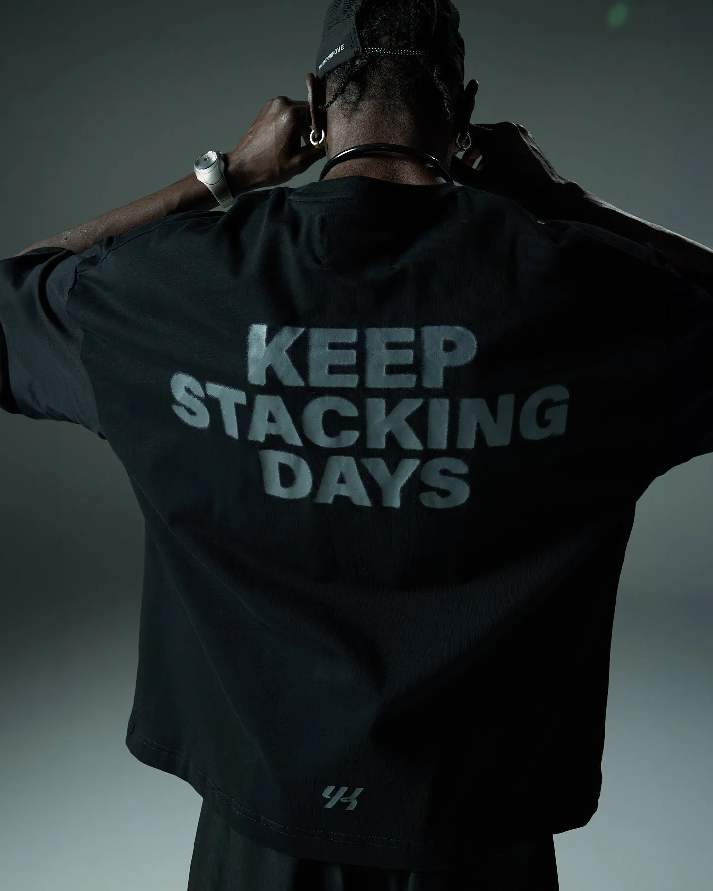 YK Move Stacking Days Tee | Black Soft and breathable