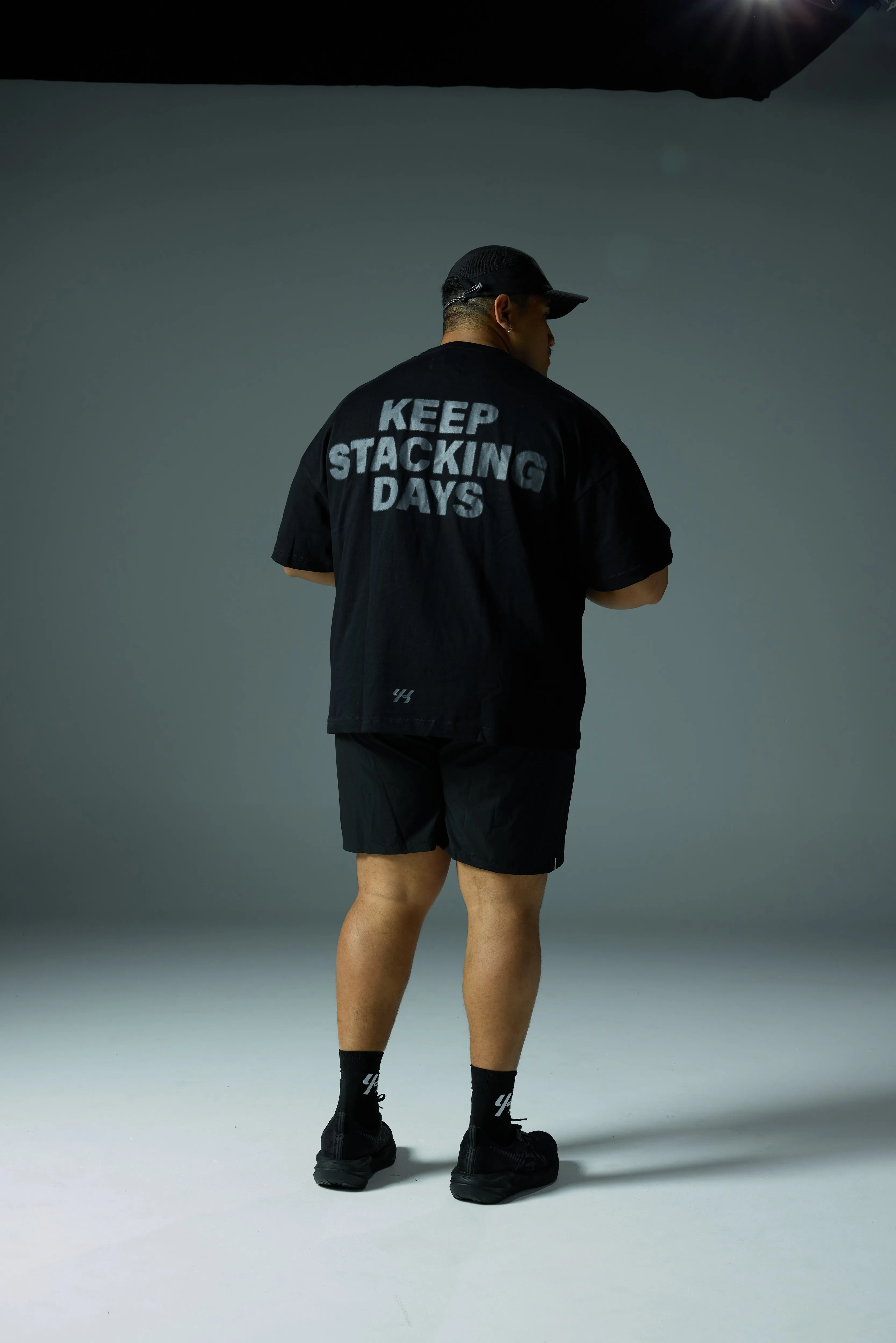 YK Move Stacking Days Tee | Black Daily Trend